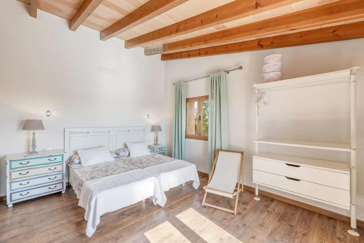 Can Xesquet Comuna Ses Salines  Spain